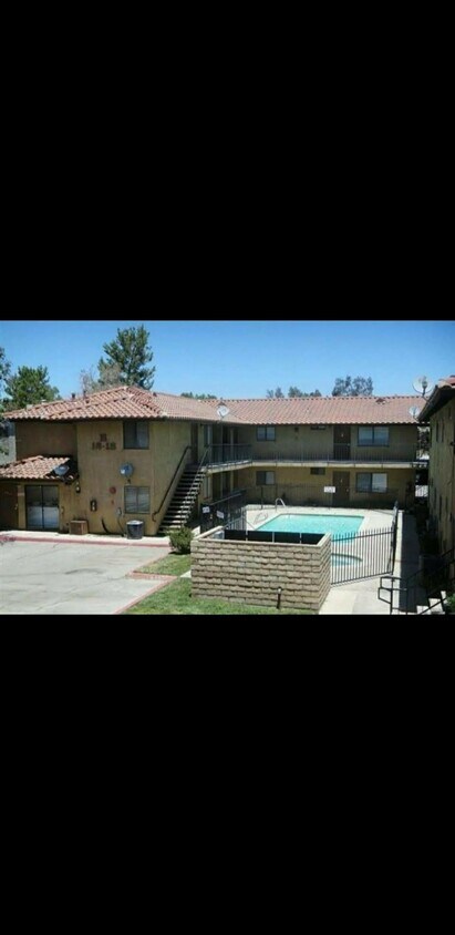 Primary Photo - 959 E Avenue Q4