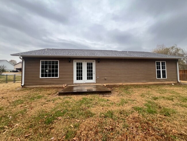 Building Photo - 310 Sunny Valley Ln