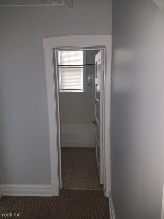 Building Photo - 2 br, 2 bath Condo - 1215 W Lunt Ave