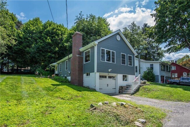 Building Photo - 32 Lakeview Dr
