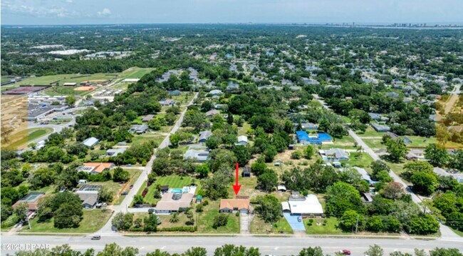 Foto del edificio - 747 Taylor Rd