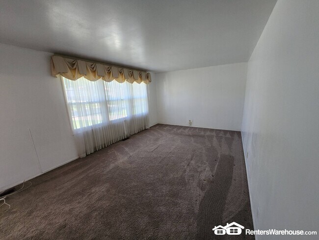 Foto del edificio - 3125 Brookshire Dr