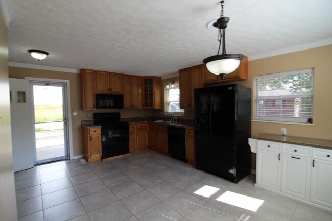 Building Photo - Award winning schools. Stunning home.  Centrally Located.