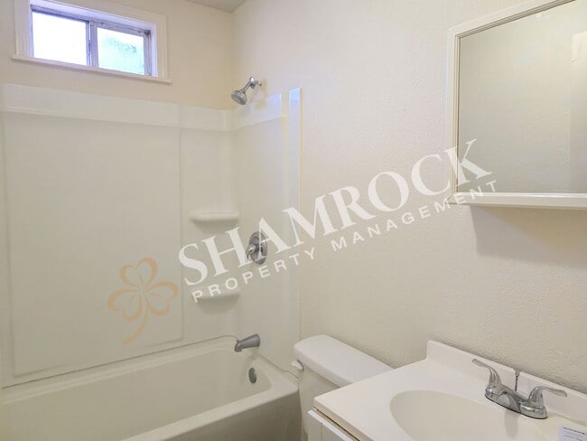 Building Photo - Central Waco Charm