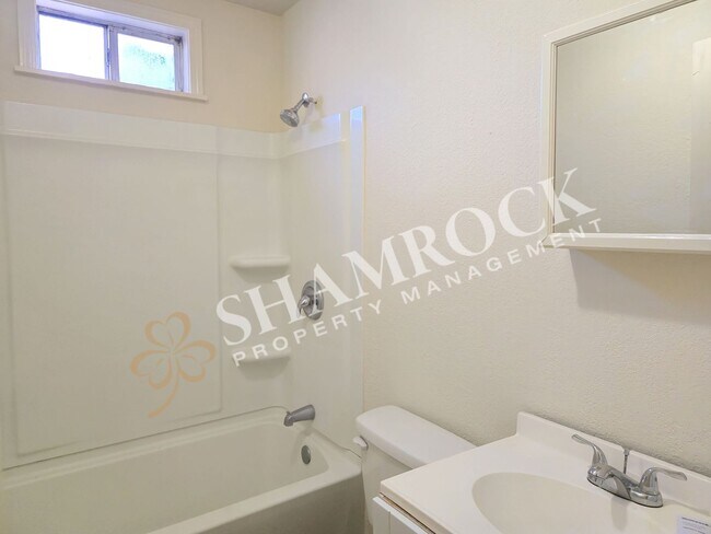 Foto del edificio - Central Waco Charm