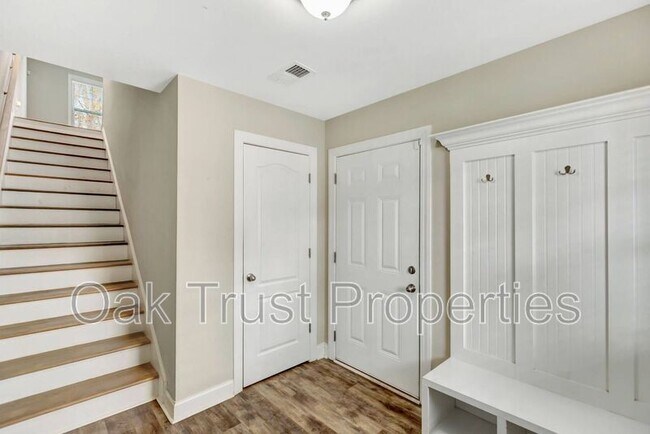 Foto del edificio - 4120 Rigsby Ln