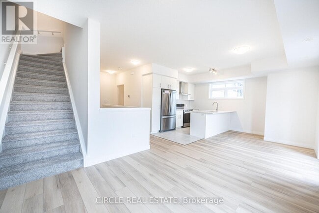 Building Photo - 53 Thatcher Dr