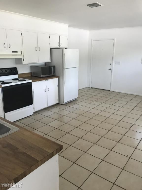 Foto del edificio - 4 br, 2 bath House - 3030 West Michigan Av...