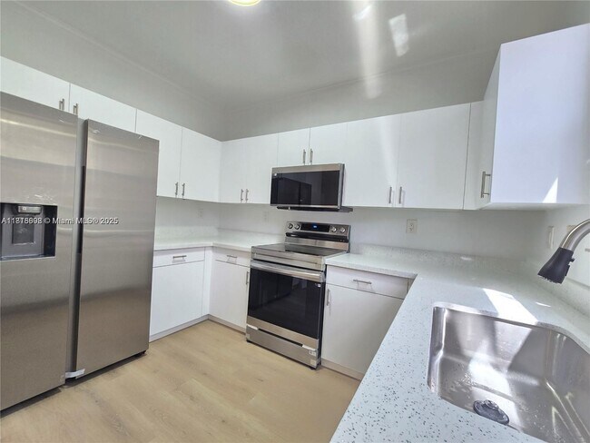 Building Photo - 129 Riverwalk Cir