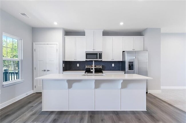 Foto del edificio - 3000 Zuma St