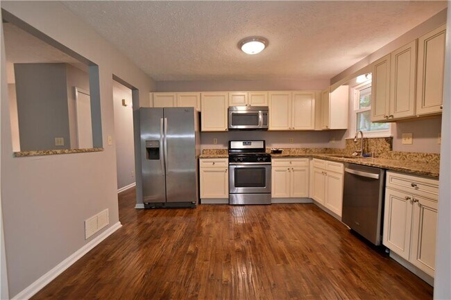Foto del edificio - 459 Ridgetop Dr NW