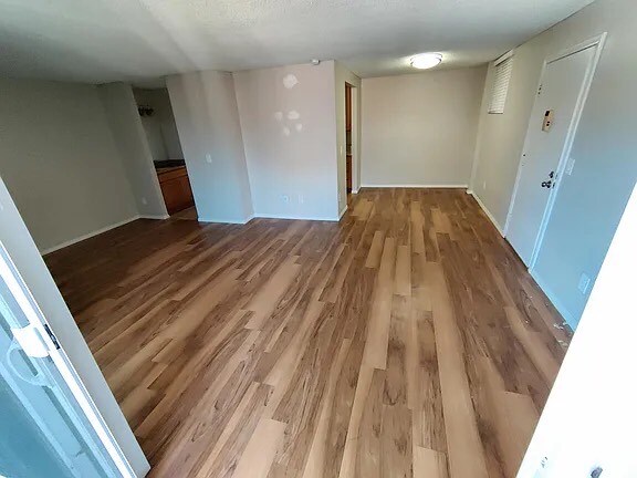 Foto del edificio - 7575 Linda Vista Rd