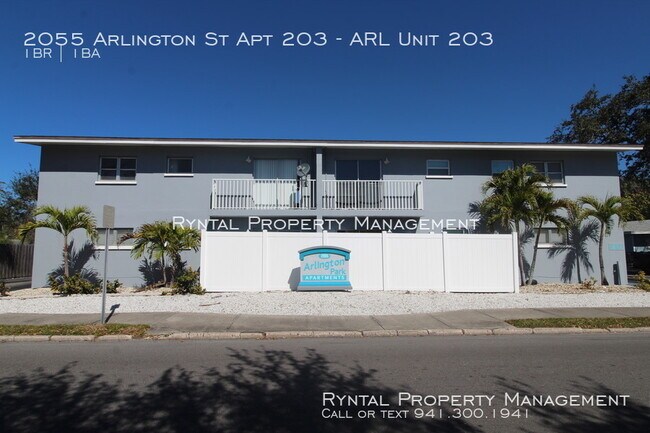 Building Photo - 2055 Arlington St
