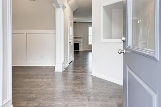 Building Photo - 5708 Shore Isle Ct