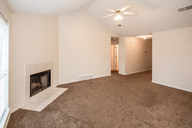 Foto del edificio - 3920 Paramount Cove