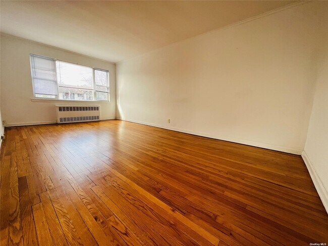 Foto del edificio - 42-41 209th St