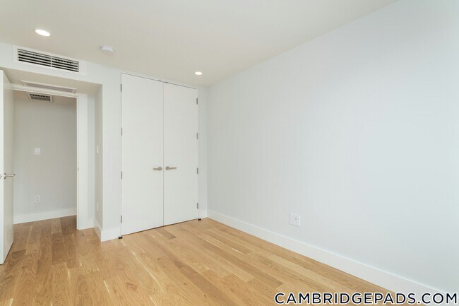 Foto del edificio - 334 Harvard St