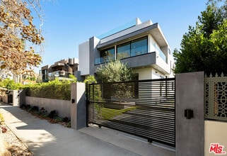 Building Photo - 6430 Drexel Ave