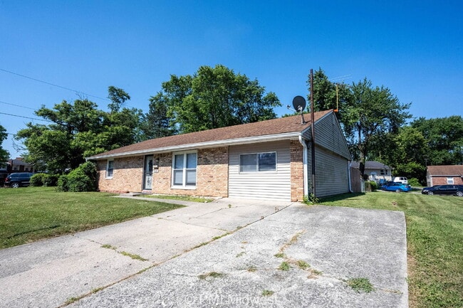 Building Photo - 3926 Malibu Dr