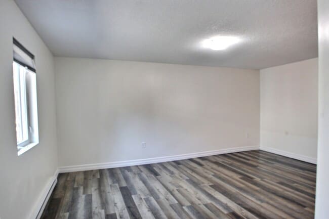 Building Photo - 132 Alma St