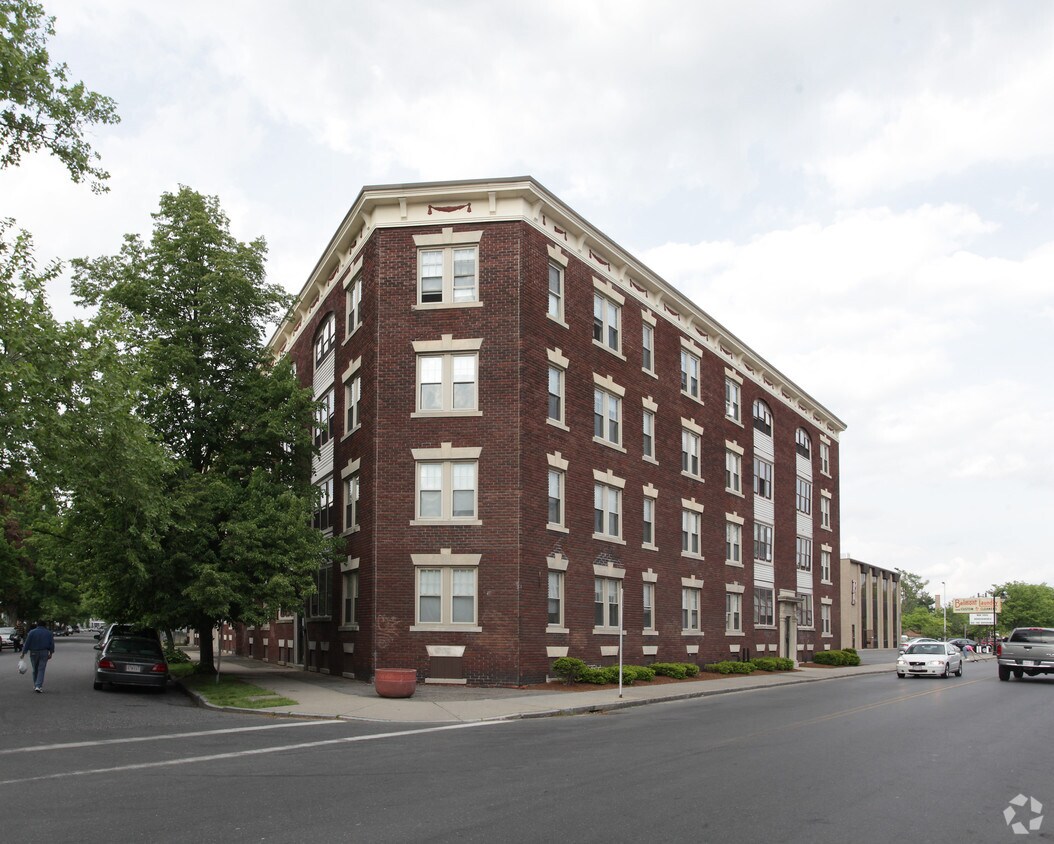 Foto principal - 321 Belmont Ave