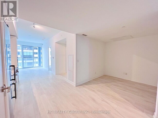 Building Photo - 18-518 Maitland Terrace