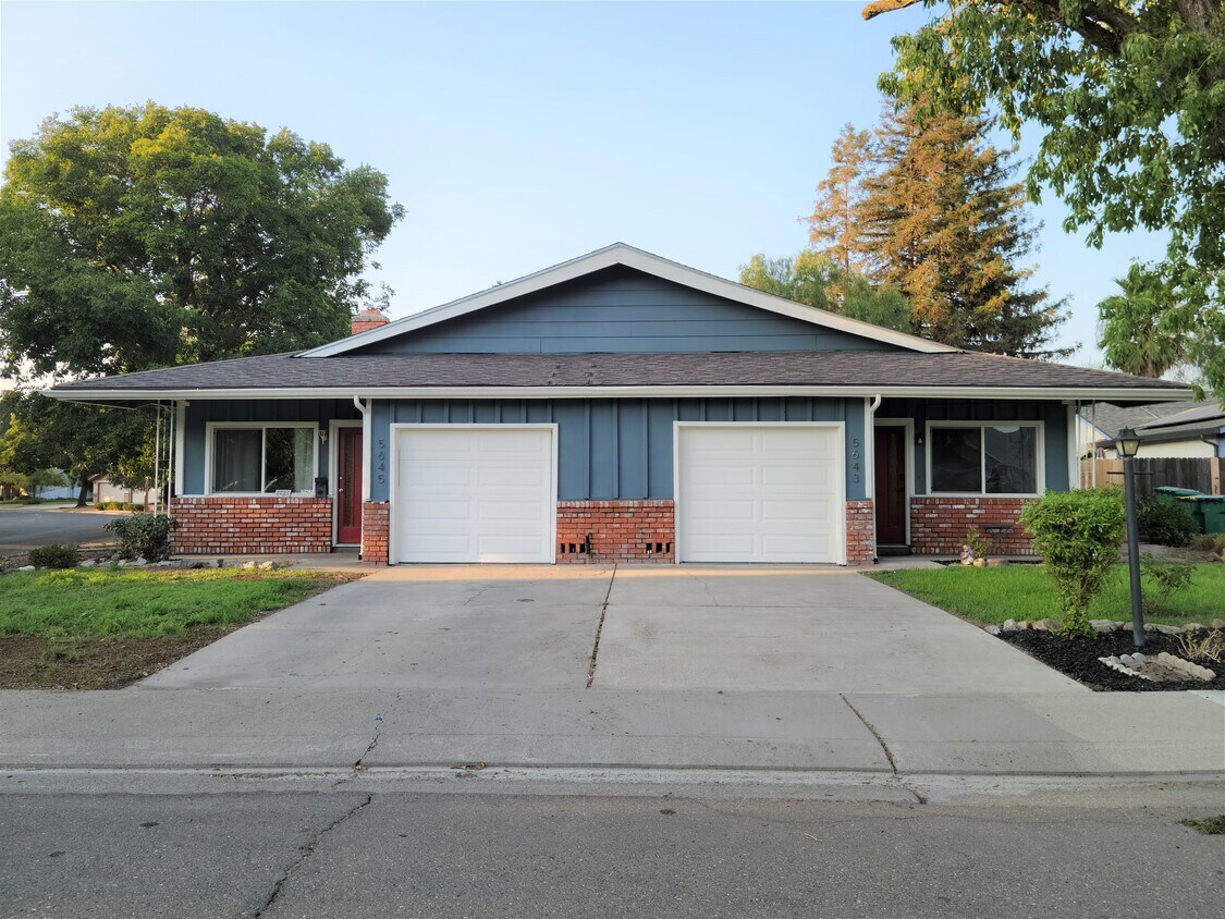 Foto principal - 5643 Marlin Ct