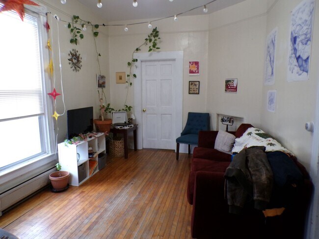 Foto del edificio - 15 Pond St