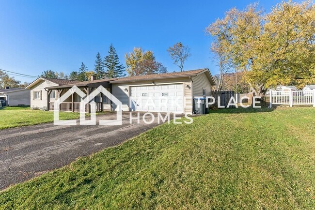 Building Photo - 1492 Yale Dr