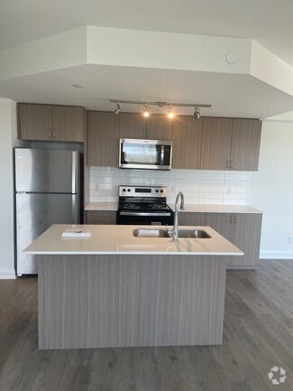 Building Photo - 58 Lakeside Ter