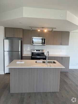 Building Photo - 58 Lakeside Ter