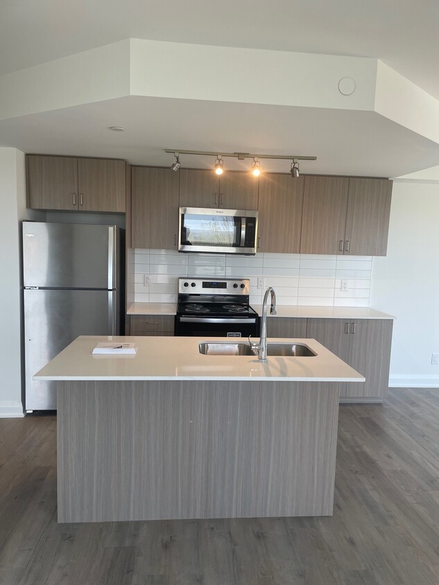 Primary Photo - 2 Bedroom 2 Bathroom Condo for Rent by Lit...