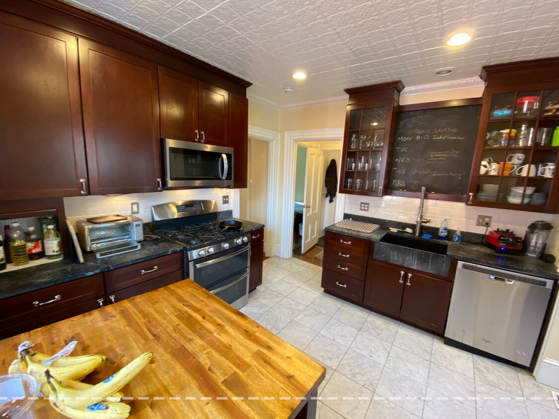 Foto principal - 381 Highland Ave