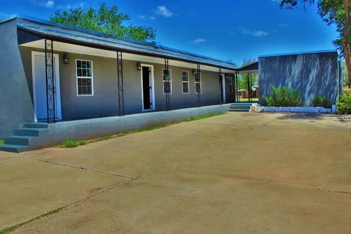 Primary Photo - 305 5th Ave