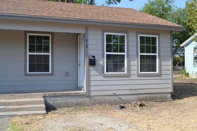 Foto del edificio - Renovated 1 bedroom 1 bath duplex!! Don't ...