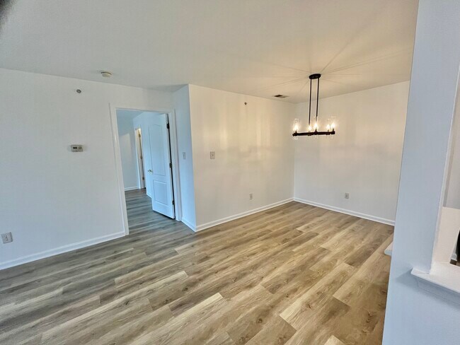Foto del edificio - 733 Cedar Ct