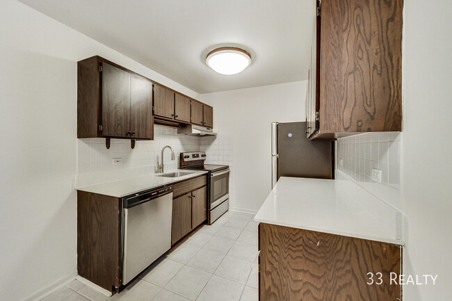 Building Photo - Oak Lawn / The Vine Apartments / 1 Bed / P...