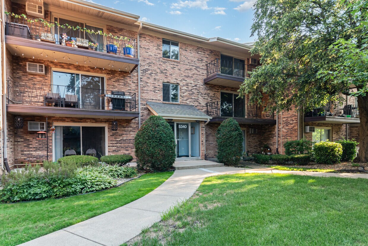 Foto principal - 5340 Waterbury Ct