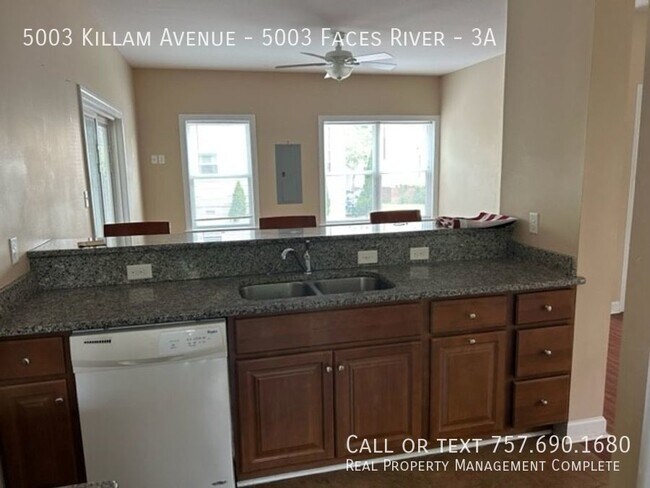 Building Photo - Executive Studio with 1 bedroom, 1 full ba...