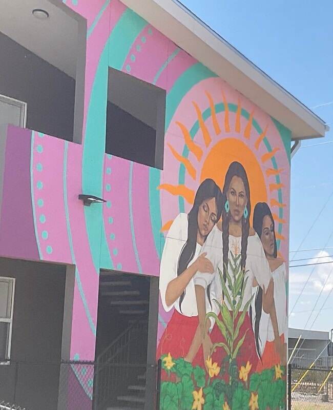 Foto del edificio - Three Sisters Apts - Income Restrictions