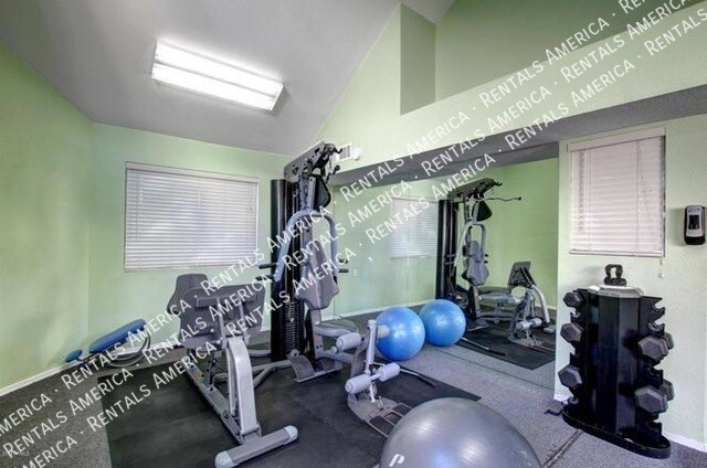 Foto del edificio - 2228 N 52nd St