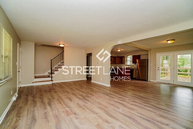 Foto del edificio - REDUCED! - Spacious 4 bedroom home in Colu...