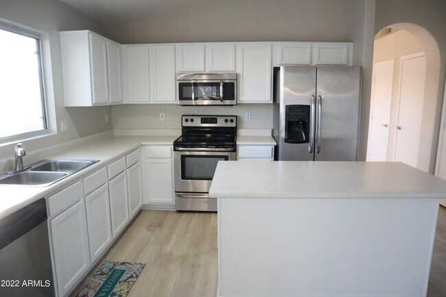 Foto del edificio - 1551 N Racine Ct