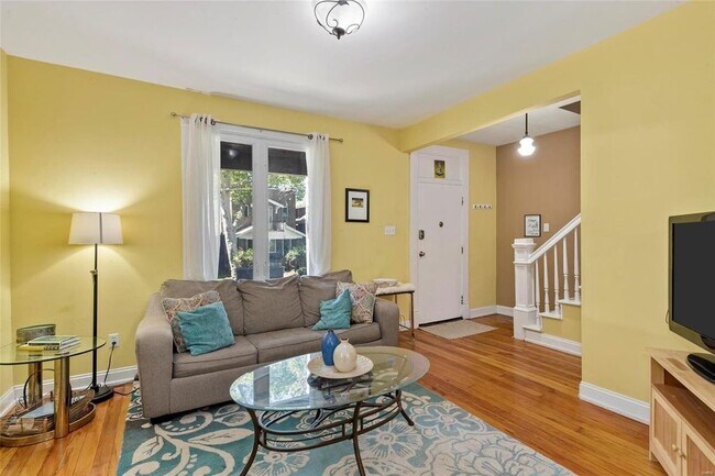 Completely furnished - 6525 Chamberlain Ave