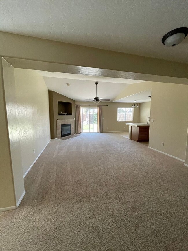 Building Photo - Lovely NW Visalia home coming soon!