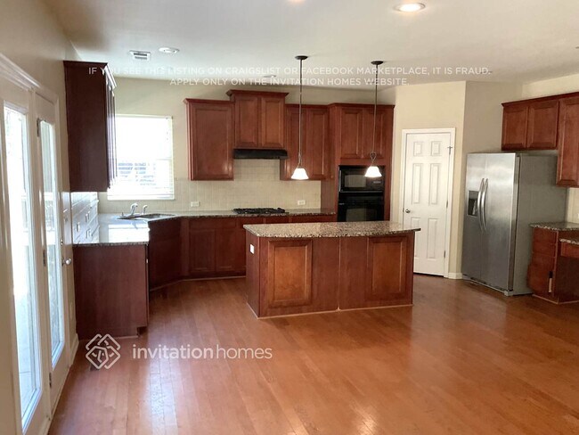Foto del edificio - 5442 Rosehall Pl