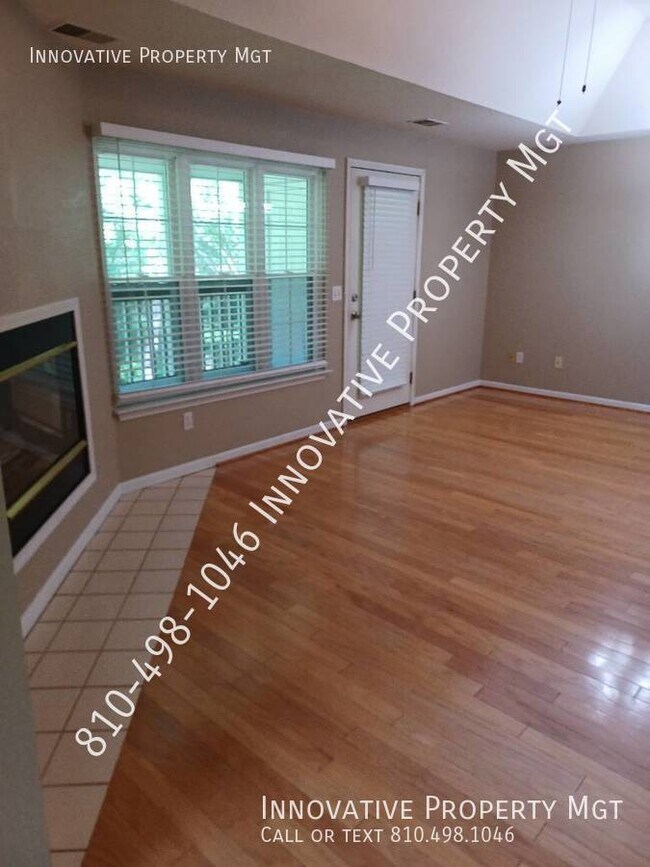 Foto del edificio - Stunning 2 bedroom, 2 full baths and priva...