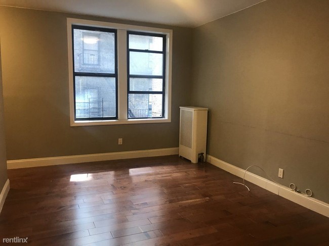 Building Photo - 3 br, 1 bath Apartment - 218 S 3rd Ave Unit 4