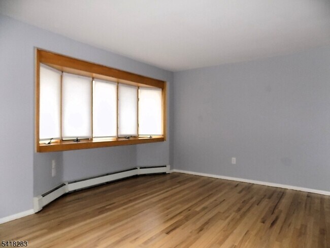 Building Photo - 18 Mandeville Ave