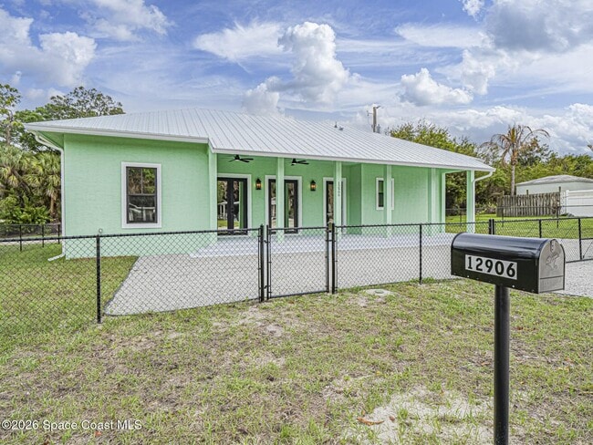 Foto del edificio - 12906 83rd Ave